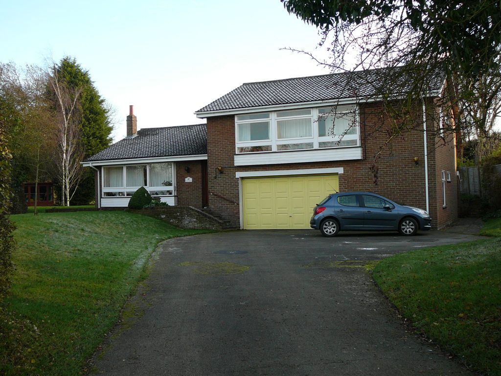 Pond House, 7 Winslow Road